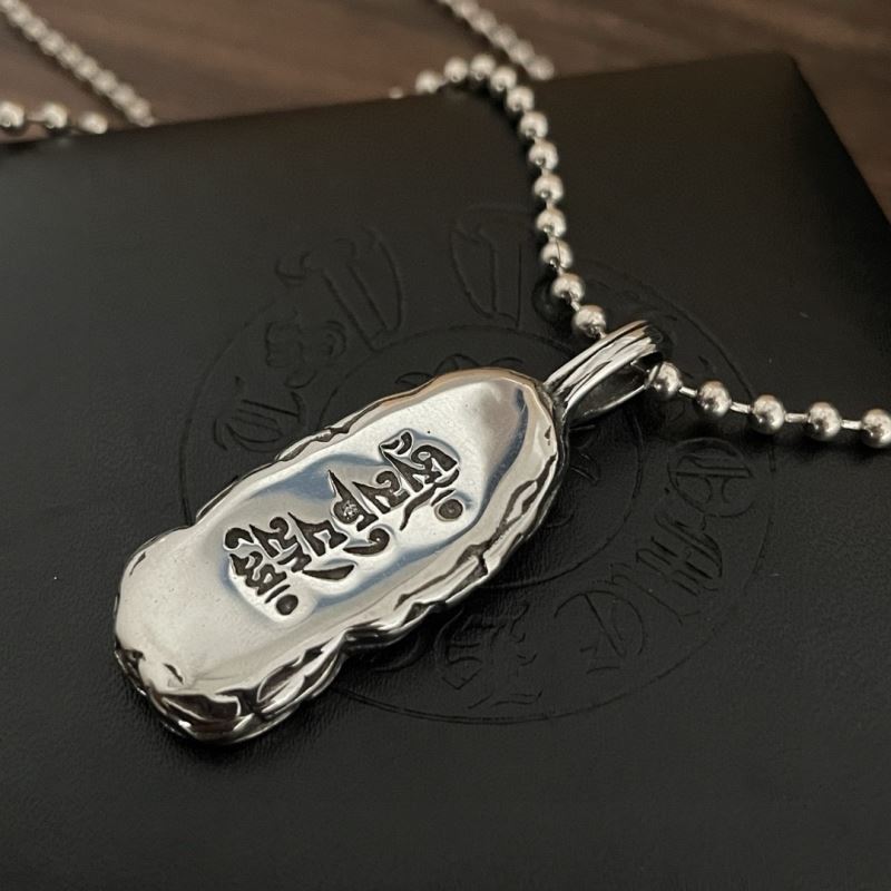 Ch*0me He**ts necklaces
